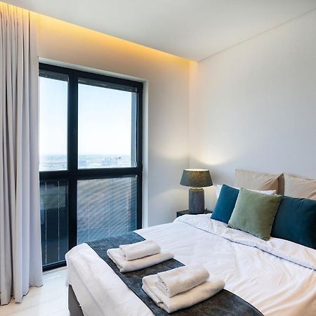 Yalarent Sea-Breeze Penthouse With Jacuzzi Daire Bat Yam Dış mekan fotoğraf