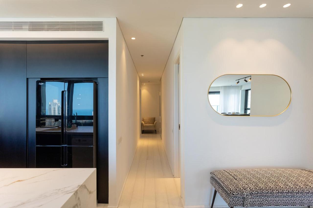 Yalarent Sea-Breeze Penthouse With Jacuzzi Daire Bat Yam Dış mekan fotoğraf