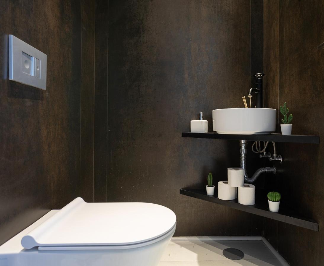 Yalarent Sea-Breeze Penthouse With Jacuzzi Daire Bat Yam Dış mekan fotoğraf