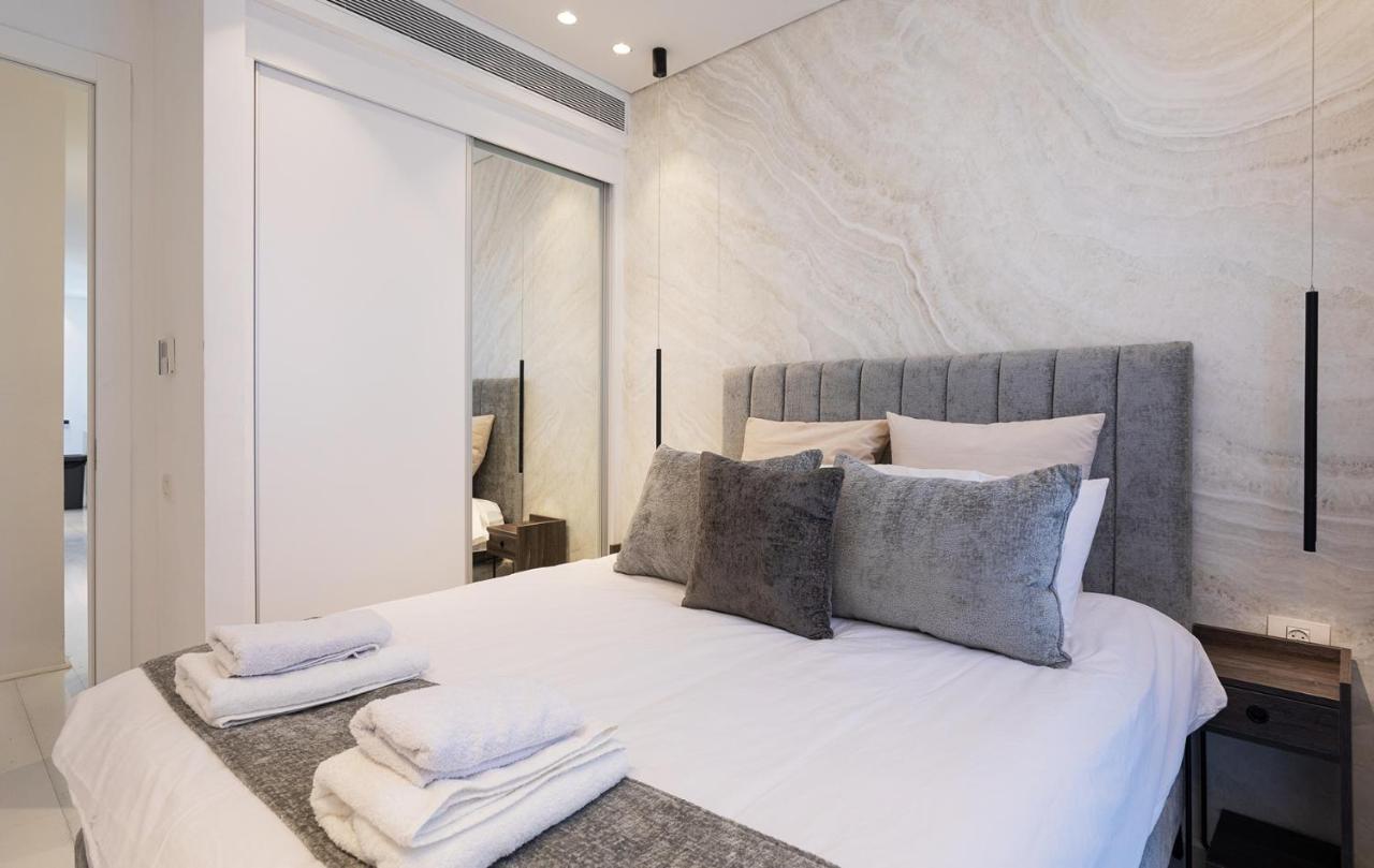 Yalarent Sea-Breeze Penthouse With Jacuzzi Daire Bat Yam Dış mekan fotoğraf
