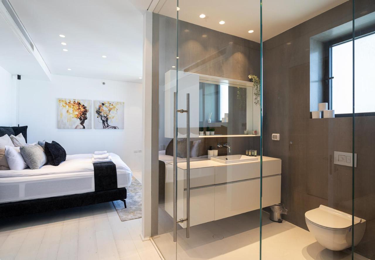 Yalarent Sea-Breeze Penthouse With Jacuzzi Daire Bat Yam Dış mekan fotoğraf