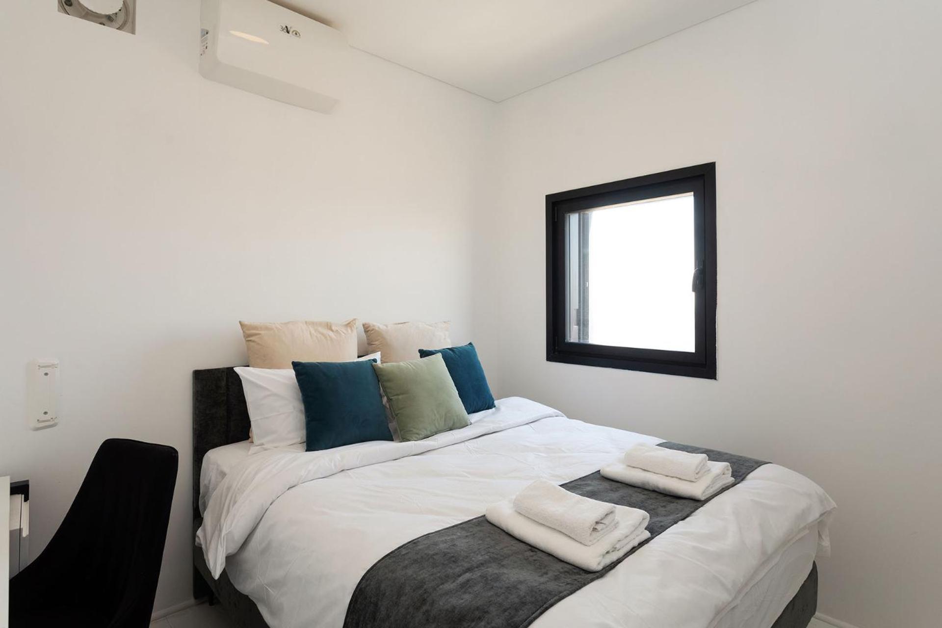 Yalarent Sea-Breeze Penthouse With Jacuzzi Daire Bat Yam Dış mekan fotoğraf
